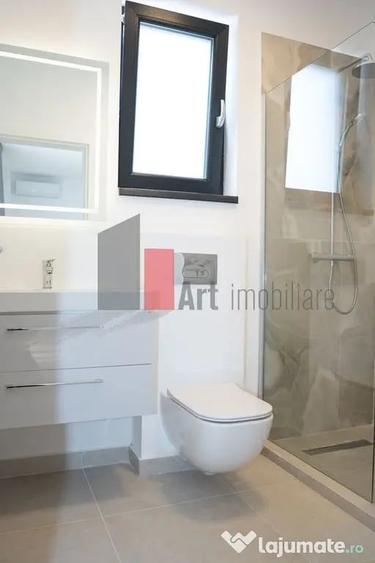 Casă cu 5 camere cu Teren 250 Mp în Central