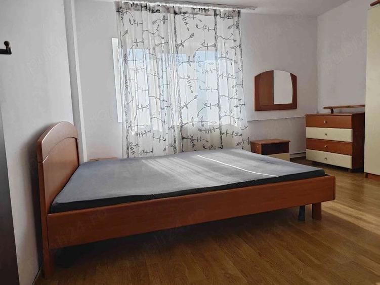 Apartament cu 3 camere decomandat în Cotroceni
