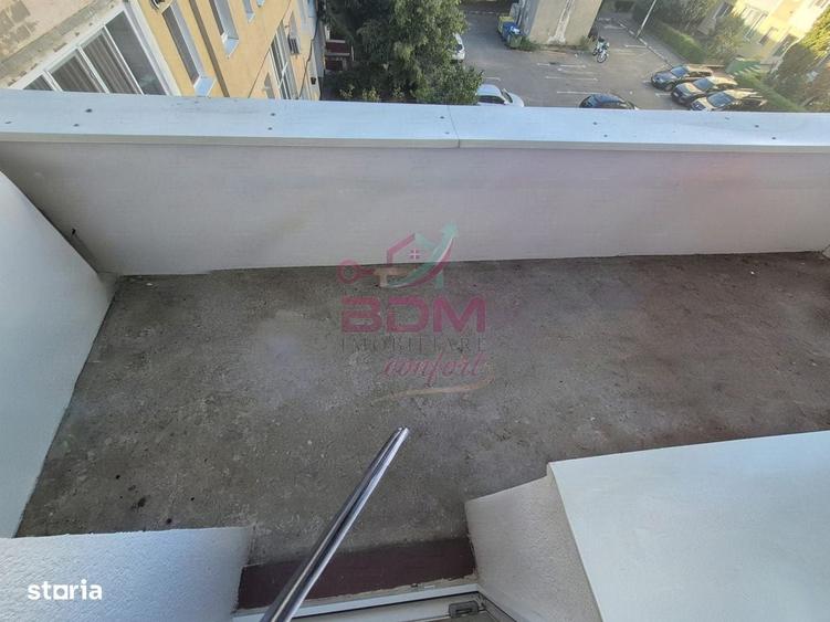 Apartament cu 3 camere semidecomandat în Central