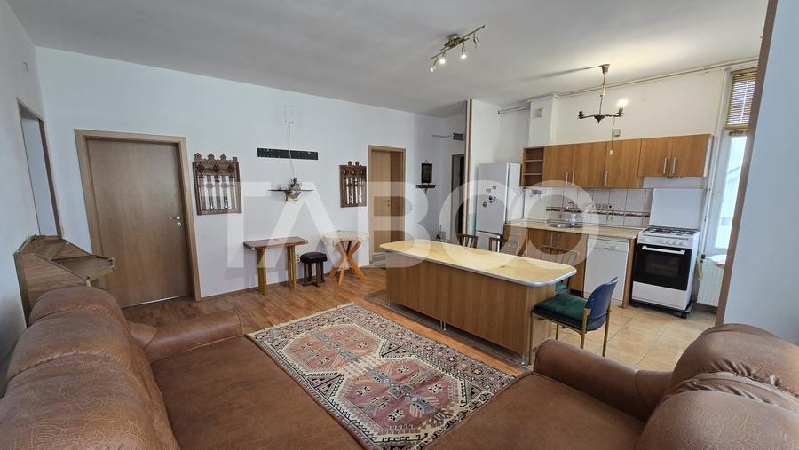 Apartament cu 4 camere decomandat, mobilat în Calea Dumbrăvii