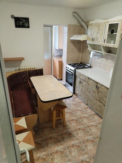 Apartament cu 3 camere decomandat în Vânători