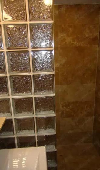 Apartament cu 3 camere decomandat în Drumul Sării