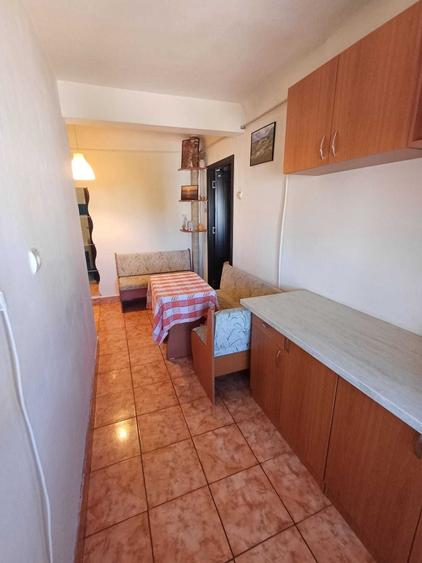 Garsonieră decomandată în Central