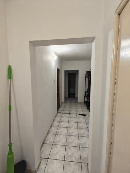 Apartament cu 3 camere decomandat, mobilat în Pantelimon