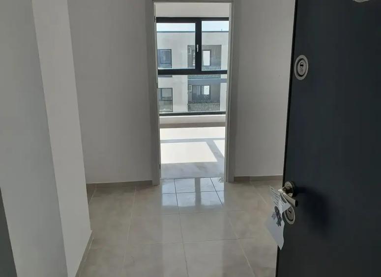 Apartament cu 3 camere decomandat în Titan
