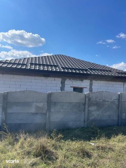 Casă cu 3 camere cu Teren 450 Mp în Malu Mare