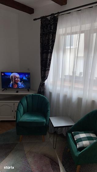 Garsonieră decomandată în Schei