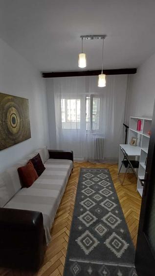 Apartament cu 3 camere decomandat în Gară