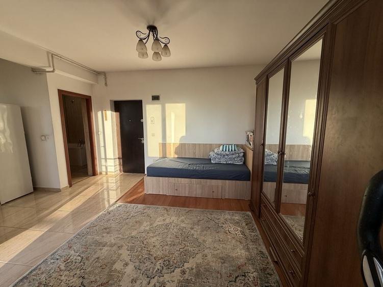 Garsonieră decomandată în 16 Februarie