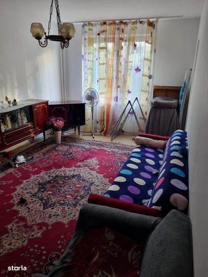 Apartament cu 3 camere decomandat în Rahova