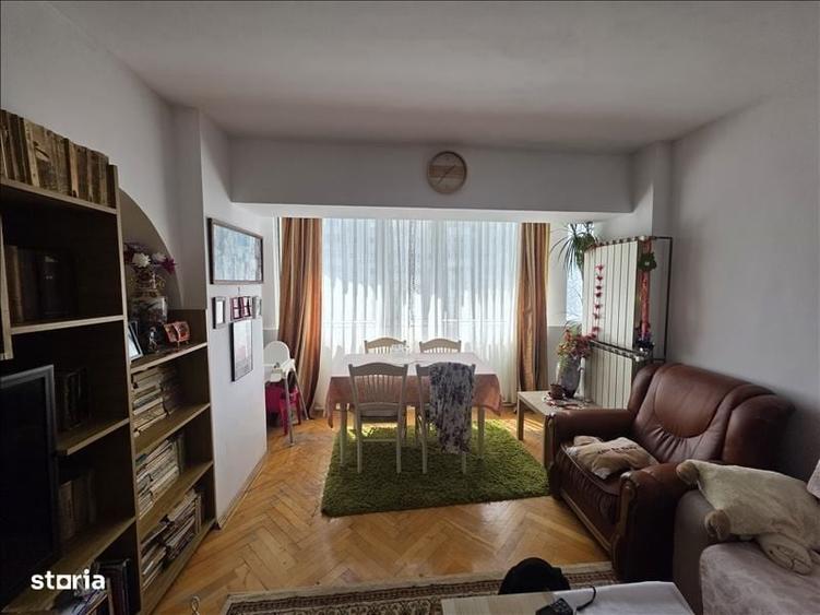 Apartament cu 4 camere decomandat în Mihai Bravu