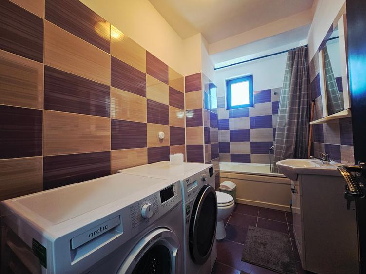 Apartament cu 3 camere semidecomandat, mobilat în Bucureștii Noi