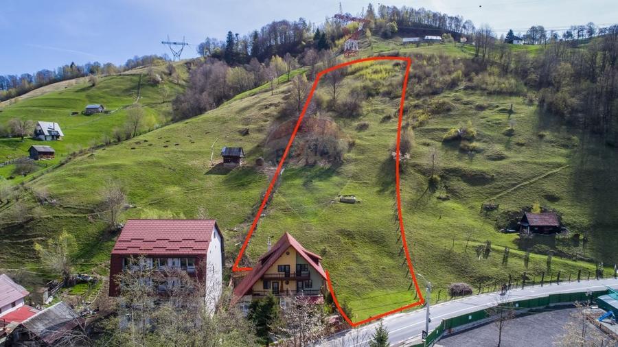 Teren Construcții intravilan de 5735 mp, în Moieciu