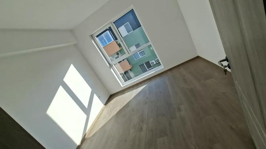 Apartament cu 3 camere decomandat în Theodor Pallady