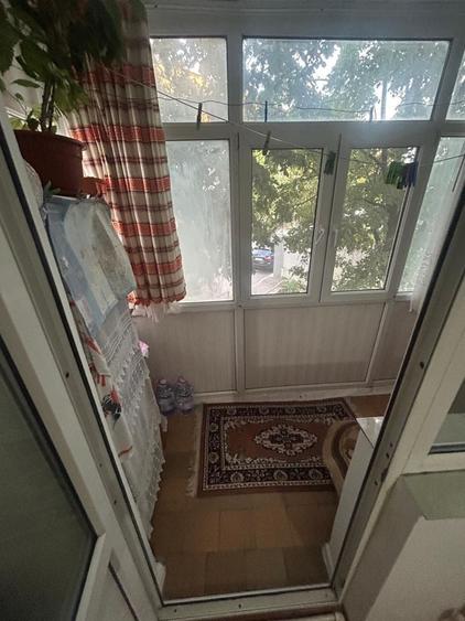 Apartament cu 3 camere decomandat în Fetești-Gară