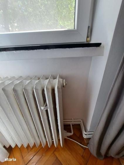 Apartament cu 3 camere semidecomandat în Central
