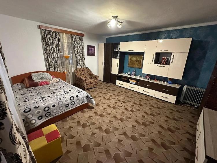Casă cu Teren 326 Mp în Șimian