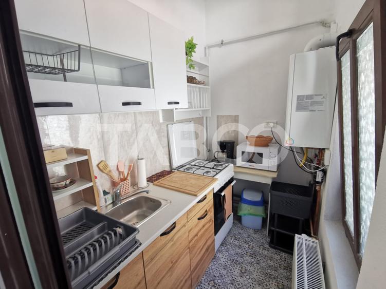 Apartament cu 2 camere nedecomandat, mobilat în Orașul de Jos