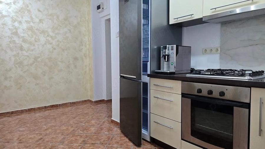 Apartament cu 2 camere decomandat în 22 Decembrie