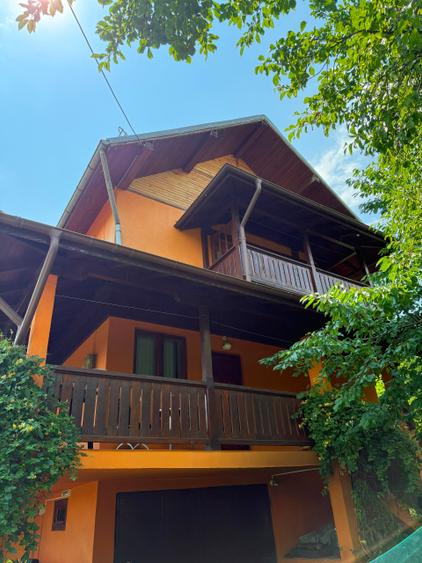 Casă individuală cu 5 camere cu Teren 690 Mp în Podul Vadului
