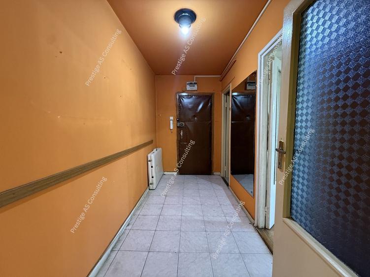 Apartament cu 4 camere decomandat în Central