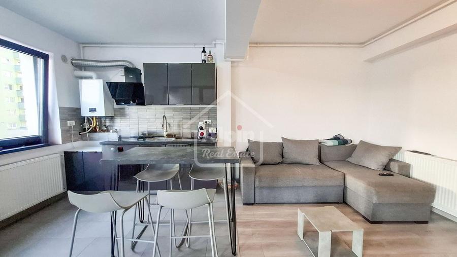 Apartament cu 2 camere decomandat, mobilat în Tractorul