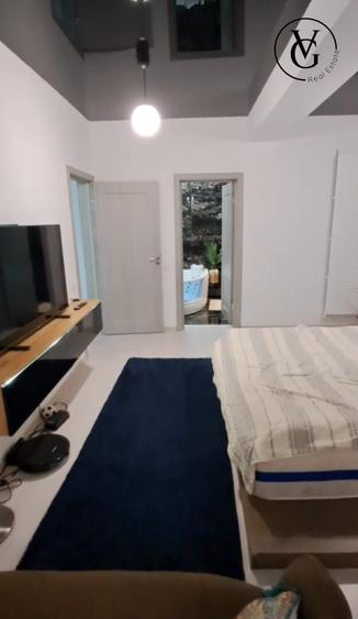 Penthouse cu 4 camere decomandat, mobilat în Mamaia-Sat
