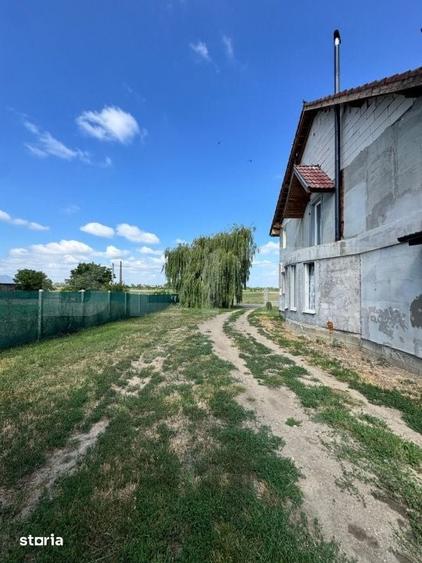 Casă cu 3 camere cu Teren 800 Mp în Central