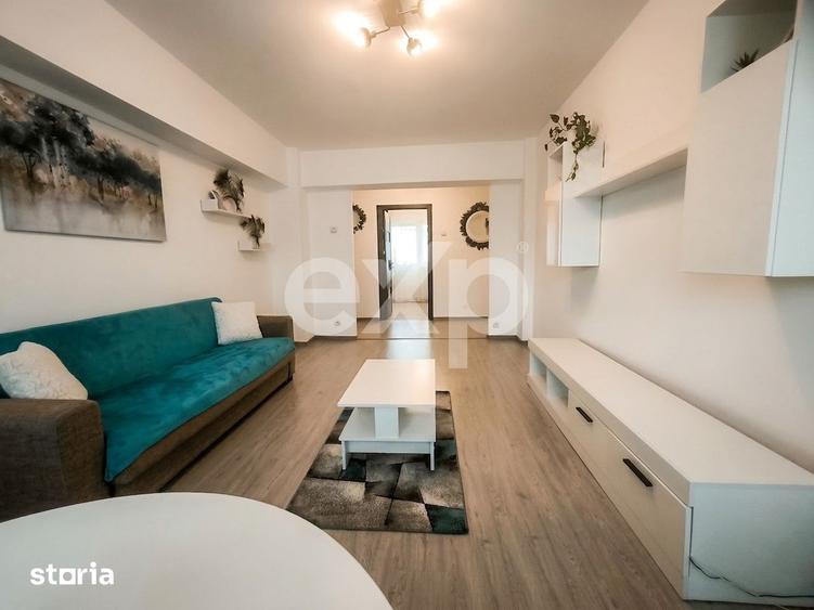 Apartament cu 4 camere decomandat, mobilat în Calea București