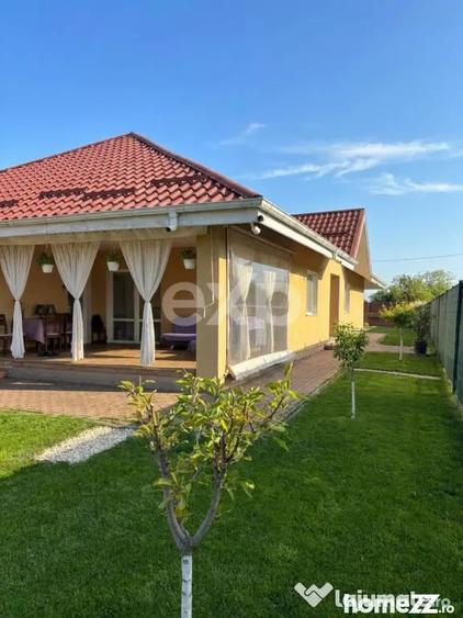 Casă cu 4 camere cu Teren 1000 Mp în Grădiștea