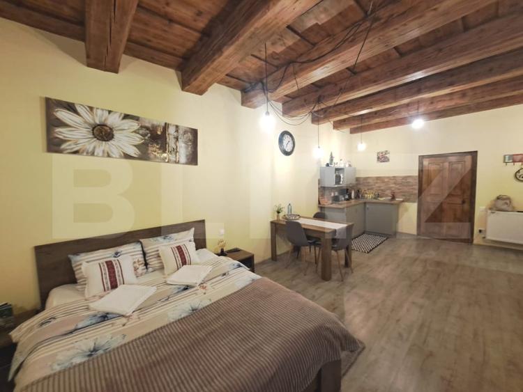 Casă individuală cu 1 camere cu Canalizare în Centrul Istoric