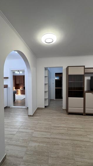 Apartament cu 4 camere nedecomandat în Rogerius