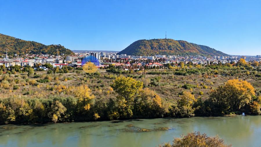 Teren intravilan de 756 mp, în Vest