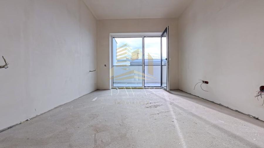 Apartament cu 3 camere semidecomandat în Baciu