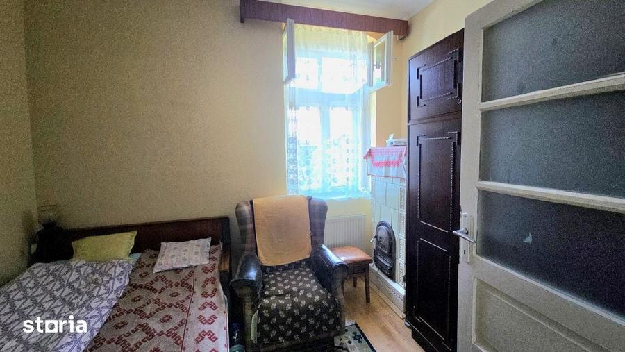 Casă cu 3 camere decomandat cu Teren 970 Mp în Central