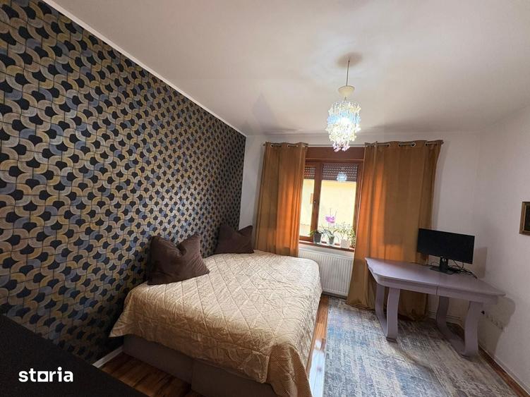 Casă cu 5 camere cu Teren 250 Mp în Lazaret
