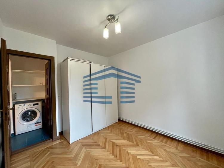 Apartament cu 3 camere decomandat, mobilat în Gării