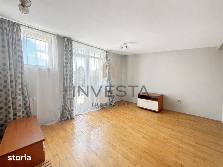 Casă cu 5 camere cu Teren 300 Mp în Bună Ziua