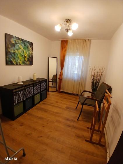 Casă cu 7 camere cu Teren 843 Mp în Central