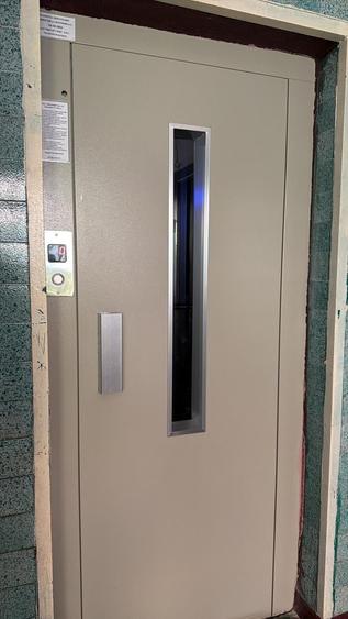 Apartament cu 3 camere semidecomandat în Titan