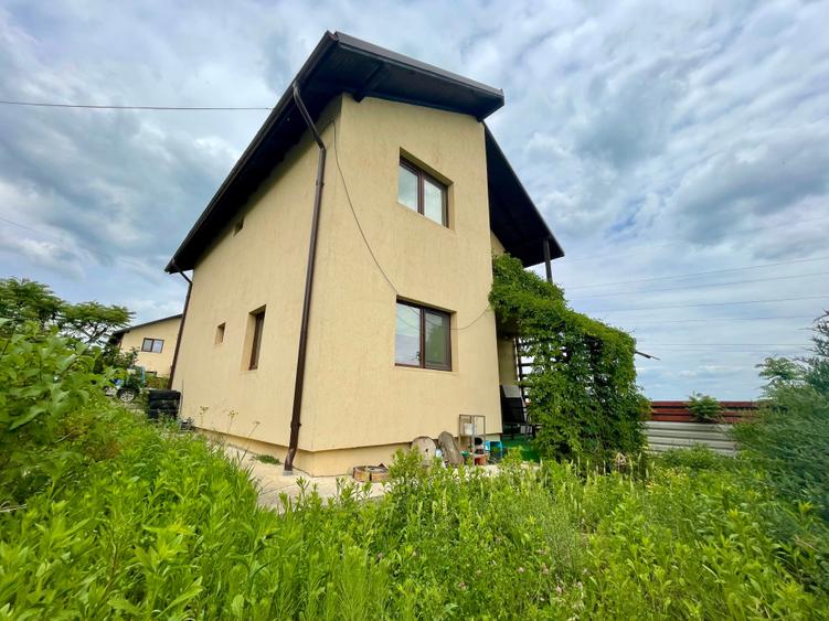 Casă cu 4 camere cu Teren 480 Mp în Horpaz