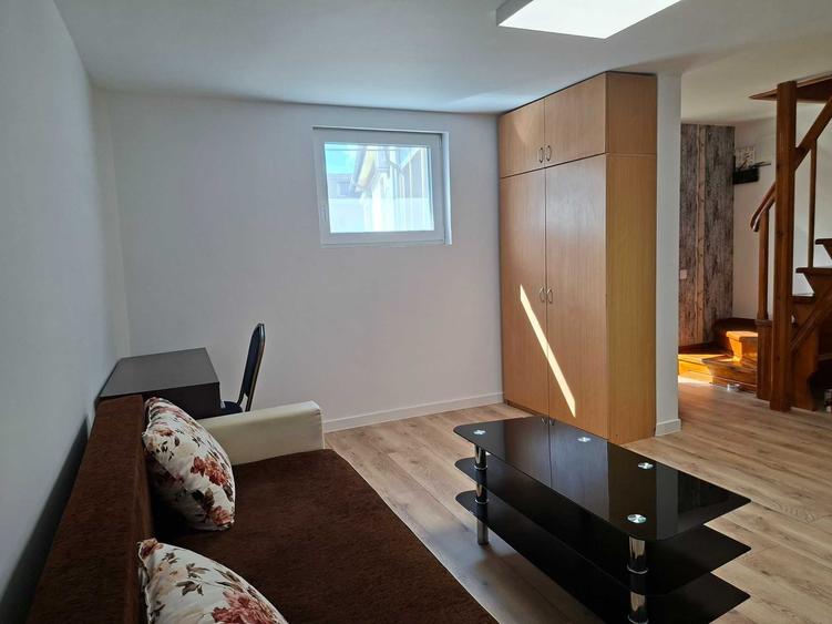 Inchiriez Apart 2 camere, complet renovat, zona Piata Cibin - 2