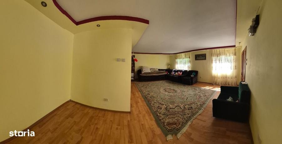 Casă cu 3 camere în Godeni