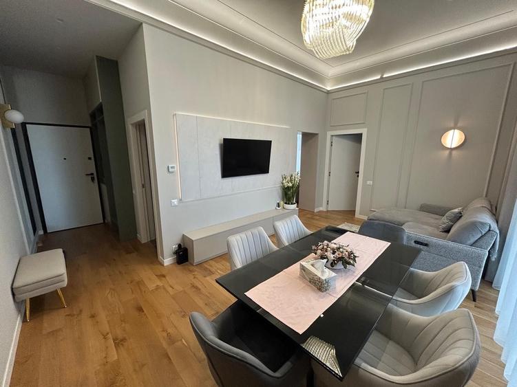 Apartament cu 4 camere decomandat în Cotroceni