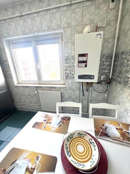 Apartament cu 3 camere decomandat în 13 Septembrie