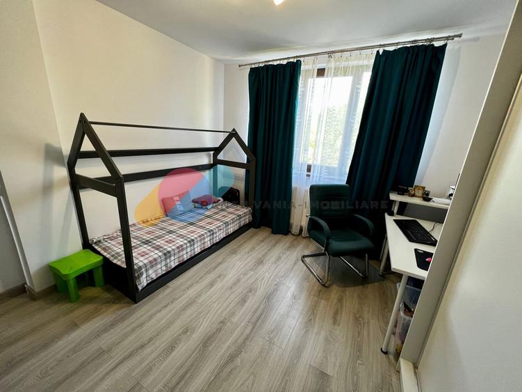 Apartament cu 3 camere semidecomandat, mobilat în Zorilor