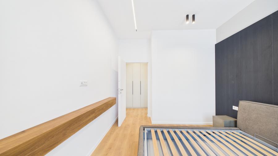 Apartament cu 2 camere semidecomandat în Grivița