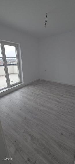 Apartament cu 3 camere decomandat în Calea București