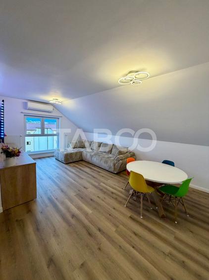 Apartament cu 4 camere decomandat, mobilat în Piața Cluj