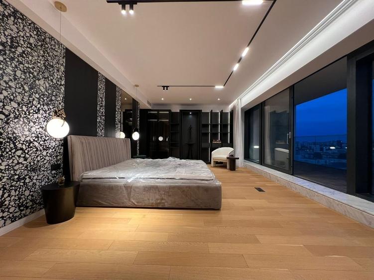 Apartament cu 4 camere decomandat în Herăstrău